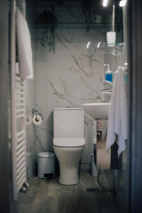 Apartamento Το Σπίτι Της Ευτυχίας Σουίτα Karpenísion Exterior foto